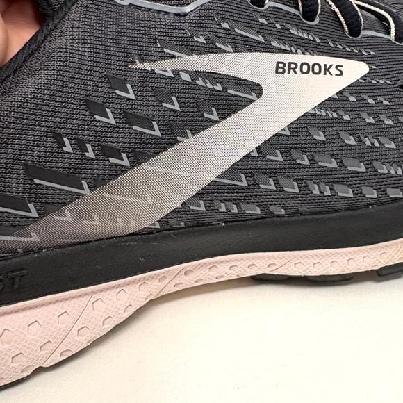 Brooks Ghost 13 Pale Pink & Dark Charcoal Grey Ombré Athletic Shoes - Picture 8 of 11